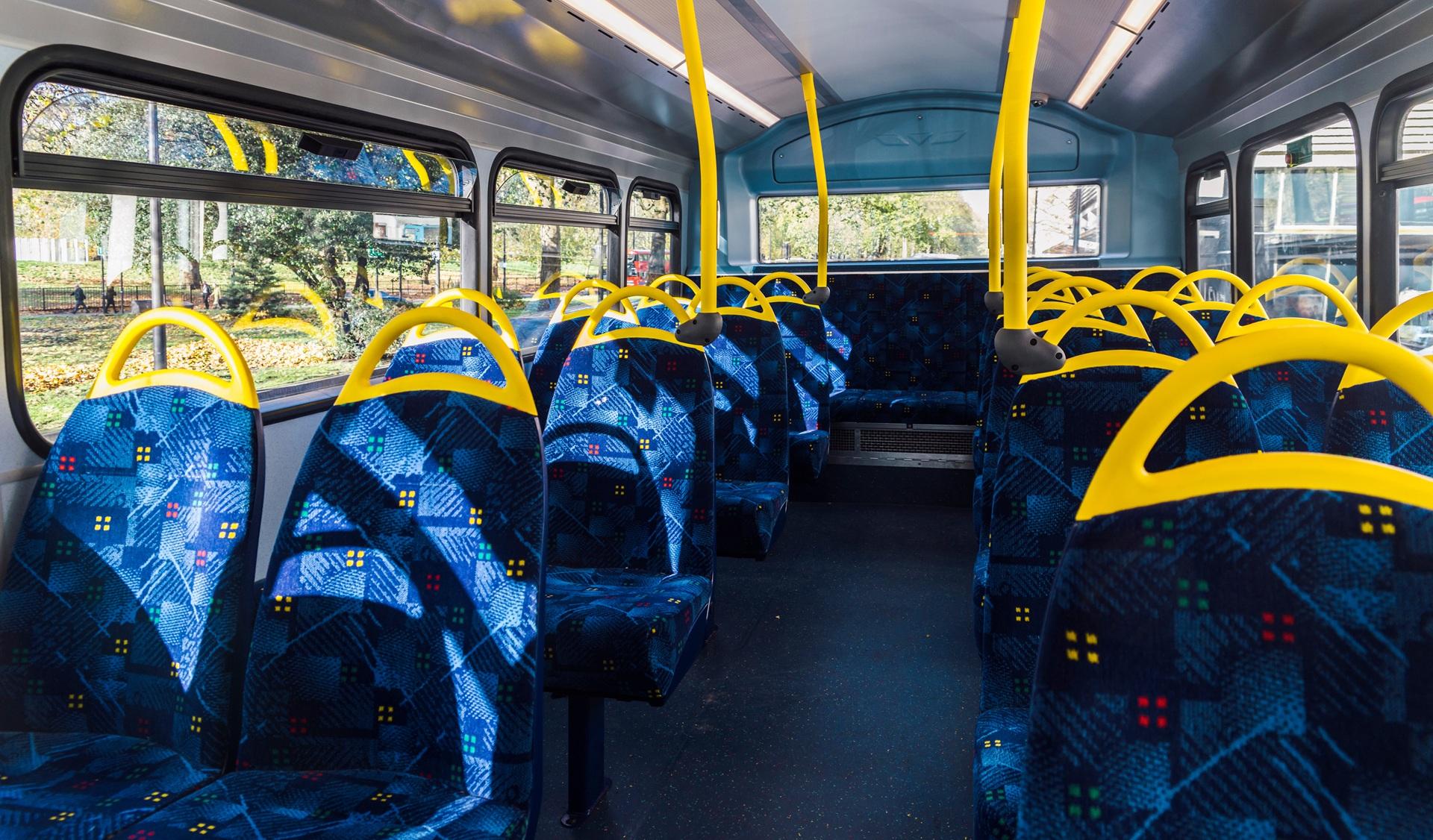 ÖPNV News moderner Stadtbus innen